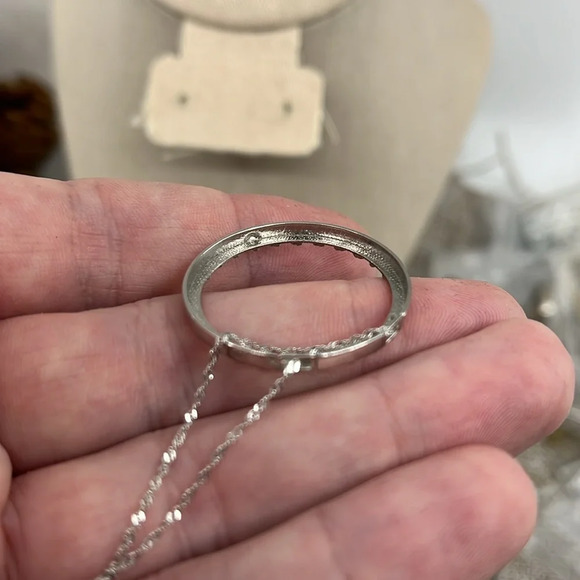 14K White Gold Necklace with Textured Circle Pendant, 18 Inches - Picture 11 of 14